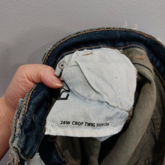 Urban Outfitters BDG Twig High Rise Cropped Jeans Size 26 - Picture 7 of 8